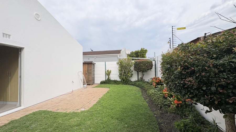 To Let 2 Bedroom Property for Rent in Kirstenhof Western Cape
